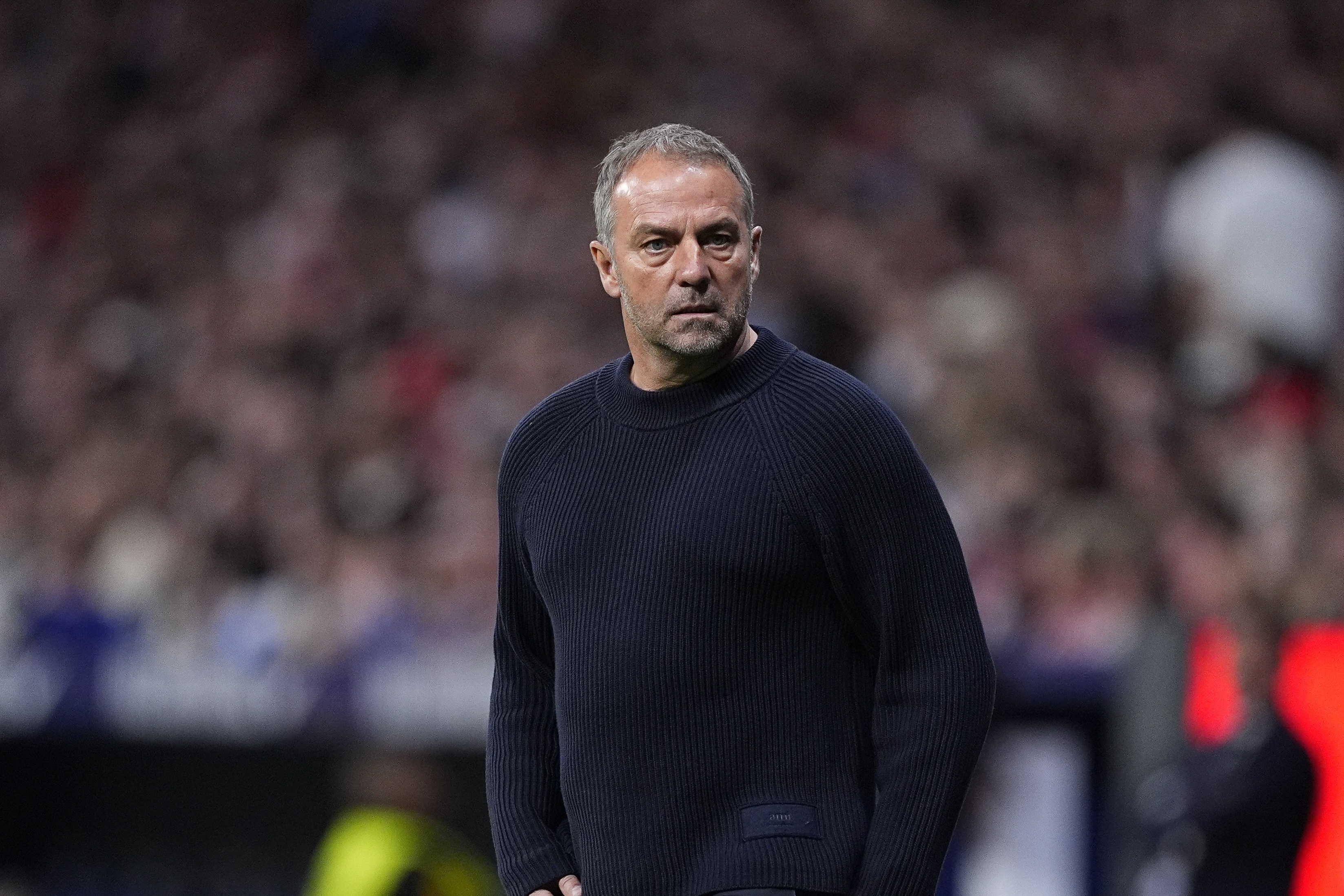 开云体育官网-世体：弗里克想带所有球员出征欧冠，以凝聚团队